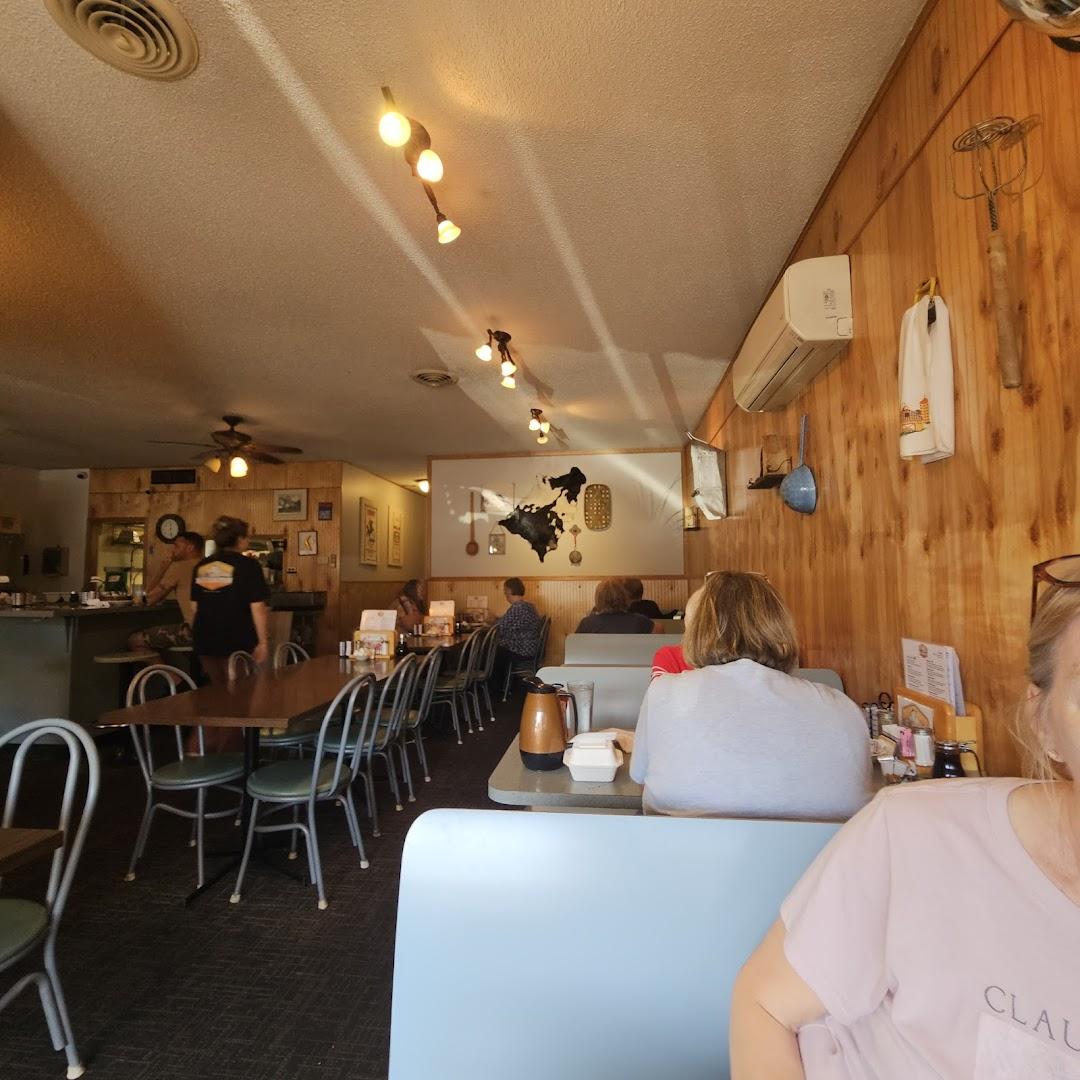 Farmer's Plate Hometown Cafe